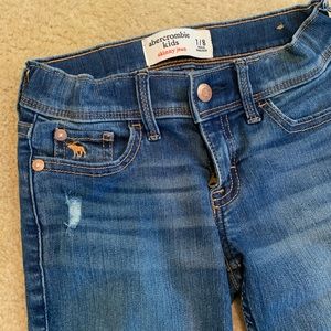 abercrombie kids Bottoms - Girls Abercrombie skinny jeans 7/8- excellent abercrombie kids Bottoms - Girls Abercrombie skinny jeans 7/8- excellent